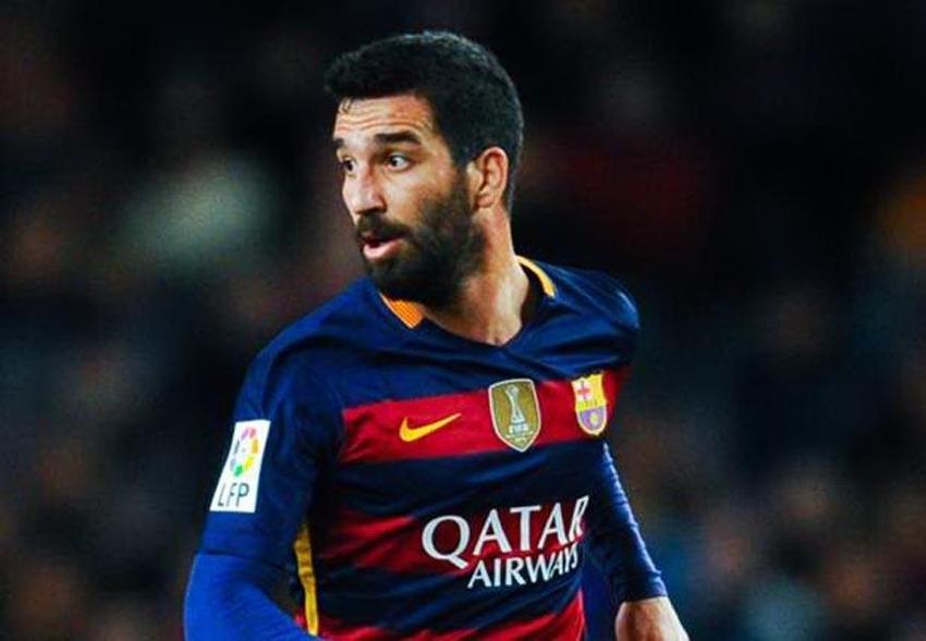 Dün futbolu bıraktı bugün AS Gazetesi yeni görevini açıkladı! Arda Turan Galatasaray'da...
