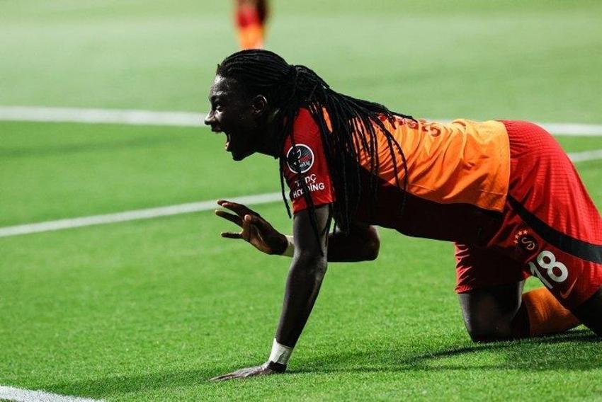 Haftalar sonra ortaya çıktı! Meğer Gomis Beşiktaş'ın eski yıldızı Hugo Almeida'nın kapısından dönmüş