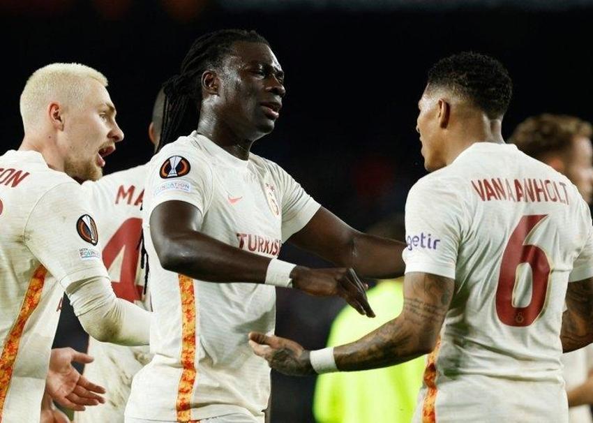 Haftalar sonra ortaya çıktı! Meğer Gomis Beşiktaş'ın eski yıldızı Hugo Almeida'nın kapısından dönmüş