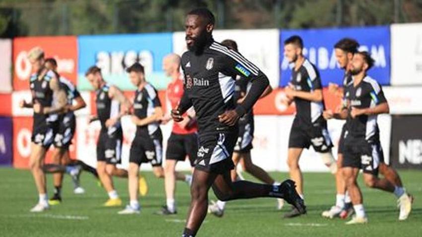 Zorbay Küçük'e UEFA şoku! Cüneyt Çakır'ın yerine kim geçecek?