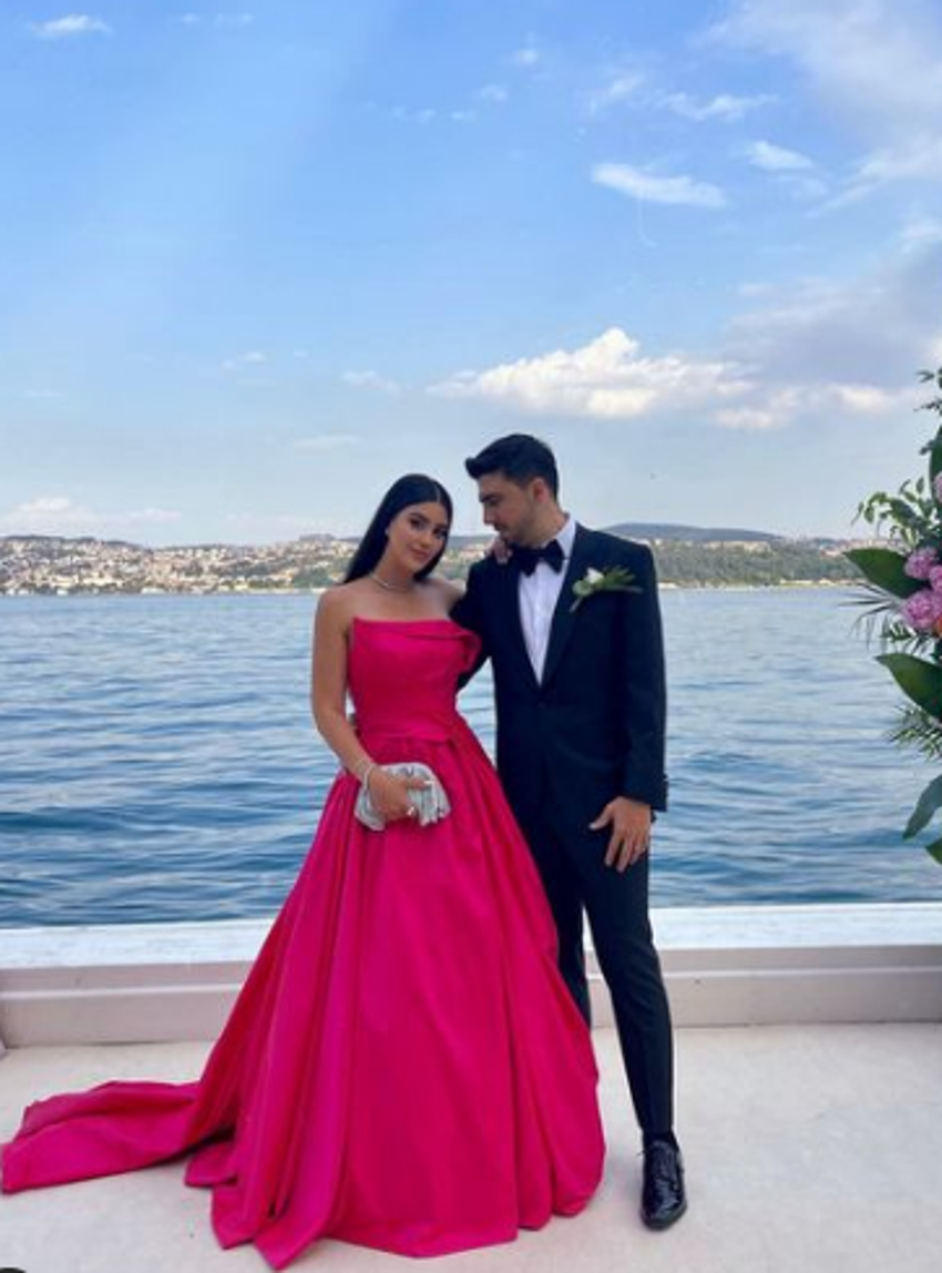 Ozan Tufan aşka geldi! 'Bana aşkla baktığın için çok şanslıyım'