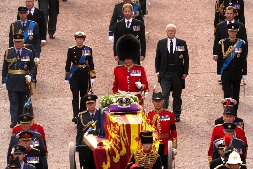 Kraliçe II. Elizabeth’in cenaze töreni için geri sayım başladı! Dünya yakın takipte, casus iddiası ortalığı karıştırdı