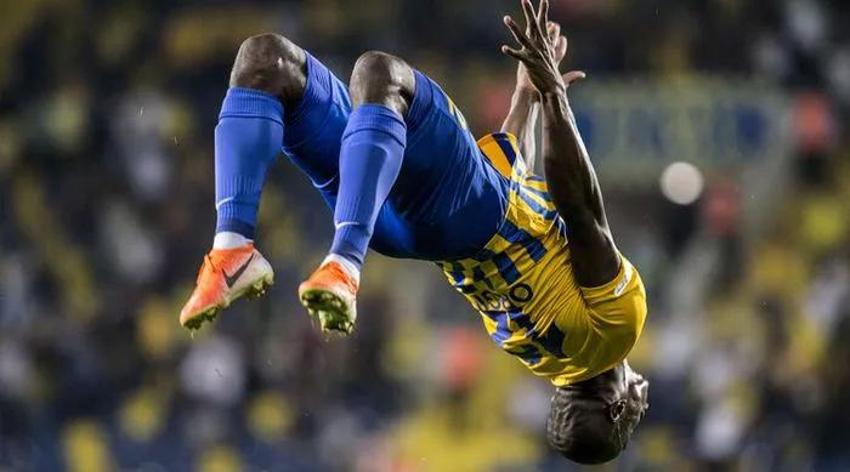 Onlar hem futboluyla hem gol sevinci ile akıllara kazındı! İşte taklacı futbolcular...