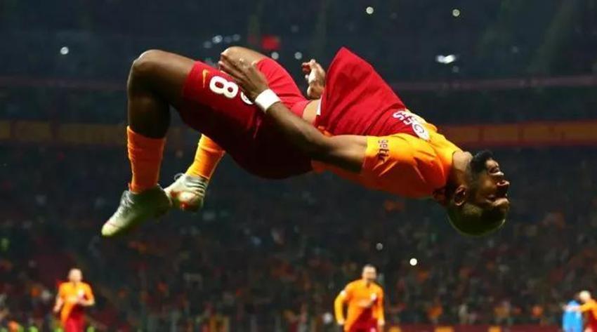 Onlar hem futboluyla hem gol sevinci ile akıllara kazındı! İşte taklacı futbolcular...