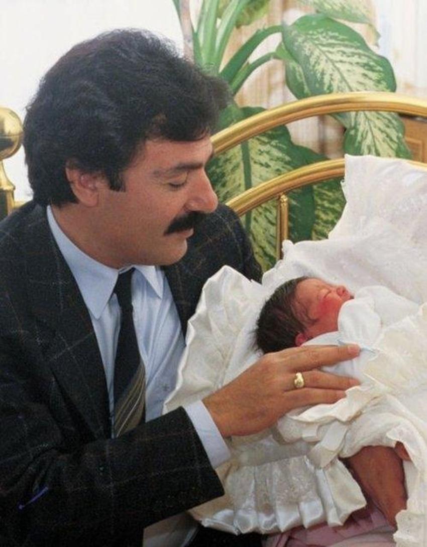 Tuğçe Tayfur nişanlandı! Ferdi Tayfur'un fotoğraflarda olmaması dikkat çekti