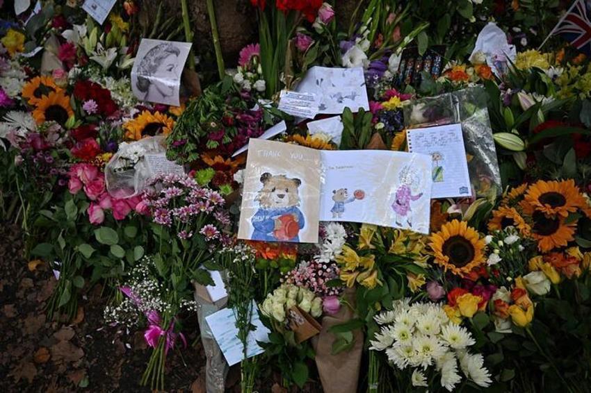 İngiltere Kraliçesi II. Elizabeth ziyaretinde kaos! Her şey bir anda oldu, ziyaretçiler dehşete düştü 