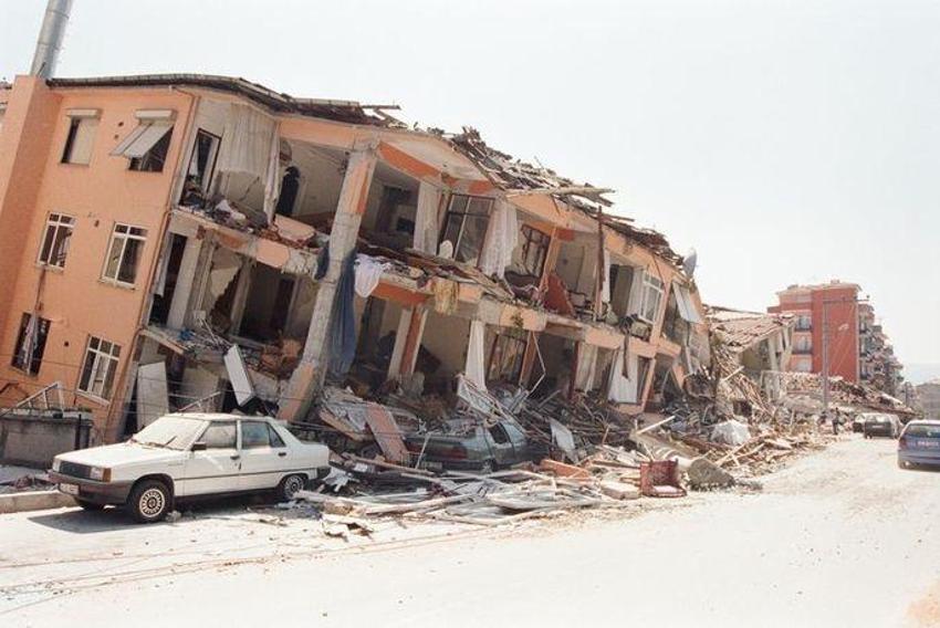 Deprem ile ilgili flaş açıklama! Büyüklüğünü söyleyip uyardı