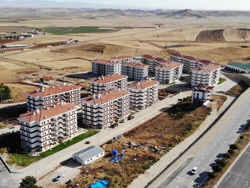 Sosyal Konutlar ile ilgili bilinmeyen detay ortaya çıktı! Sınır kalkıyor, dikkat çeken ‘arsa’ uyarısı! İşte il il ev sayıları, fiyatlar ve taksit tutarları...