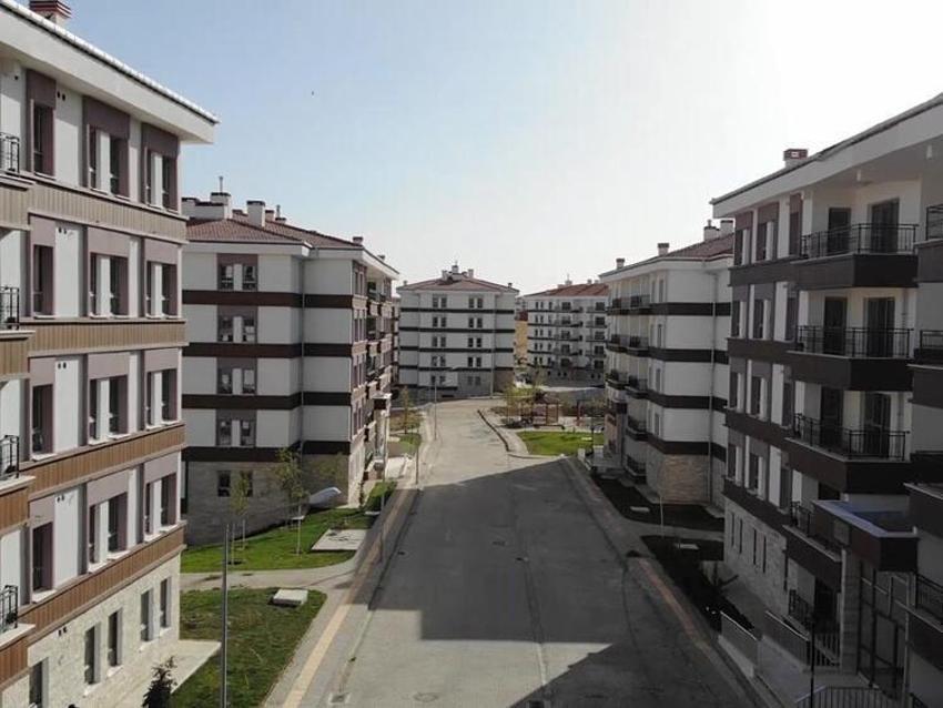 Sosyal Konutlar ile ilgili bilinmeyen detay ortaya çıktı! Sınır kalkıyor, dikkat çeken ‘arsa’ uyarısı! İşte il il ev sayıları, fiyatlar ve taksit tutarları...