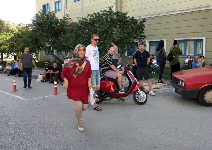 KPSS'de ilk oturum sona erdi! Yetişemeyenler gözyaşlarına boğuldu, çıkanlardan ilk yorum