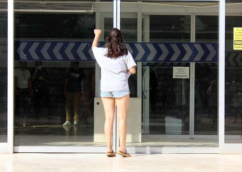 KPSS'de ilk oturum sona erdi! Yetişemeyenler gözyaşlarına boğuldu, çıkanlardan ilk yorum