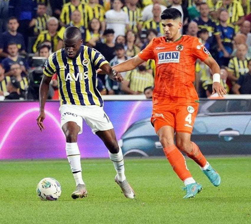 Yedek kulübesinde son halini görenler hayretler içinde kaldı! Fenerbahçe'de ilk ayrılık...