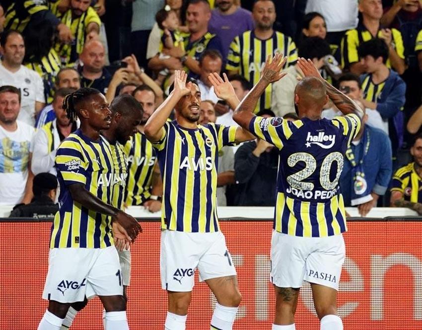 Yedek kulübesinde son halini görenler hayretler içinde kaldı! Fenerbahçe'de ilk ayrılık...