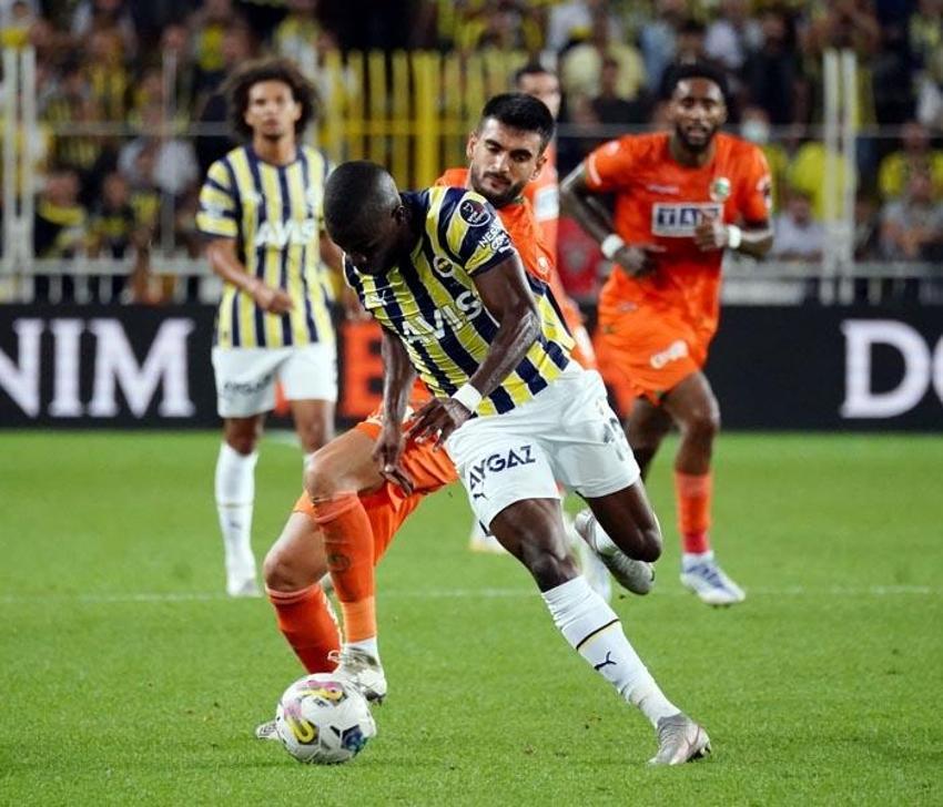Yedek kulübesinde son halini görenler hayretler içinde kaldı! Fenerbahçe'de ilk ayrılık...