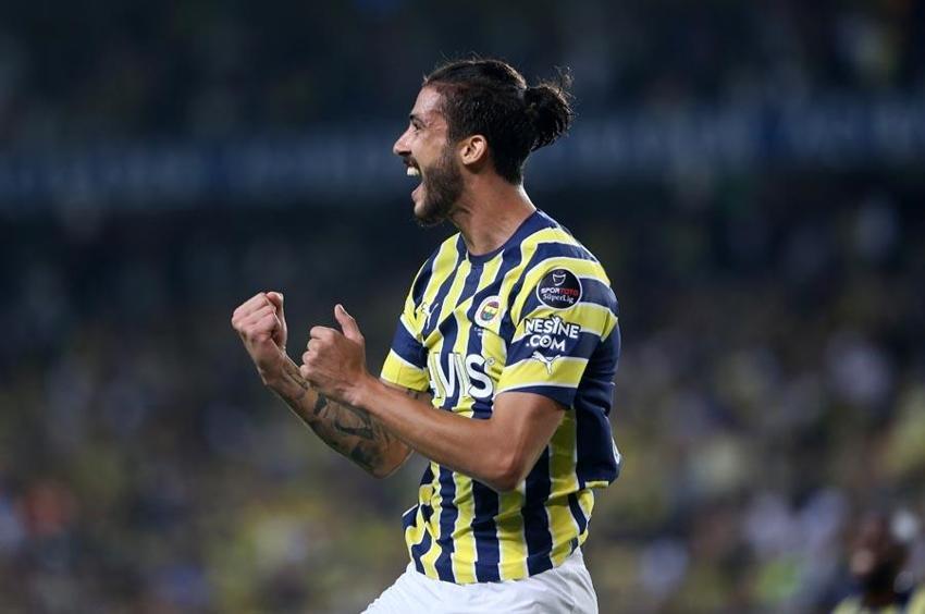 Yedek kulübesinde son halini görenler hayretler içinde kaldı! Fenerbahçe'de ilk ayrılık...