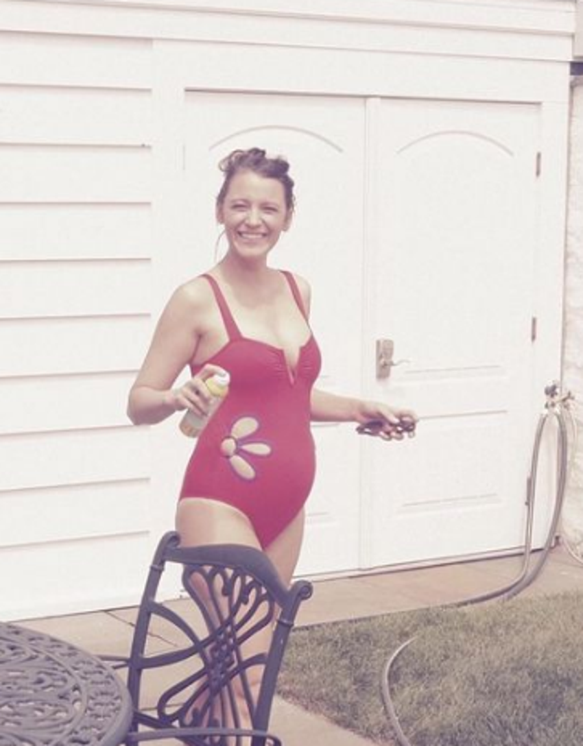Blake Lively, evini gözetleyen muhabirlere ateş püskürdü: İşte hamile fotoğraflarım...