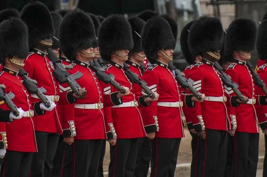 İngiltere Kraliçesi 2. Elizabeth'in cenaze töreninde tarihi görüntüler, son yolculuğuna uğurlandı! 'Terör alarmı verildi, tüm dünya anbean izledi