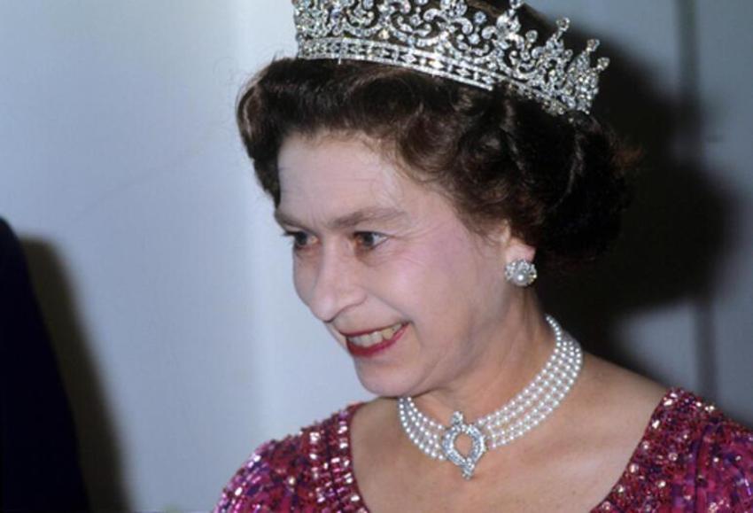 İngiltere Kraliçesi 2. Elizabeth'in cenaze töreninde tarihi görüntüler, son yolculuğuna uğurlandı! 'Terör alarmı verildi, tüm dünya anbean izledi