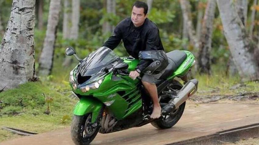 Acun Ilıcalı motor kazası geçirdi, ameliyat olacak!