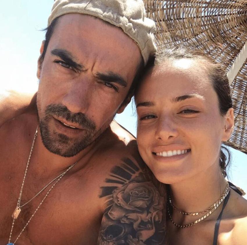 O eve giren boşanıyor! Önce İbrahim Çelikkol sonra Hadise...