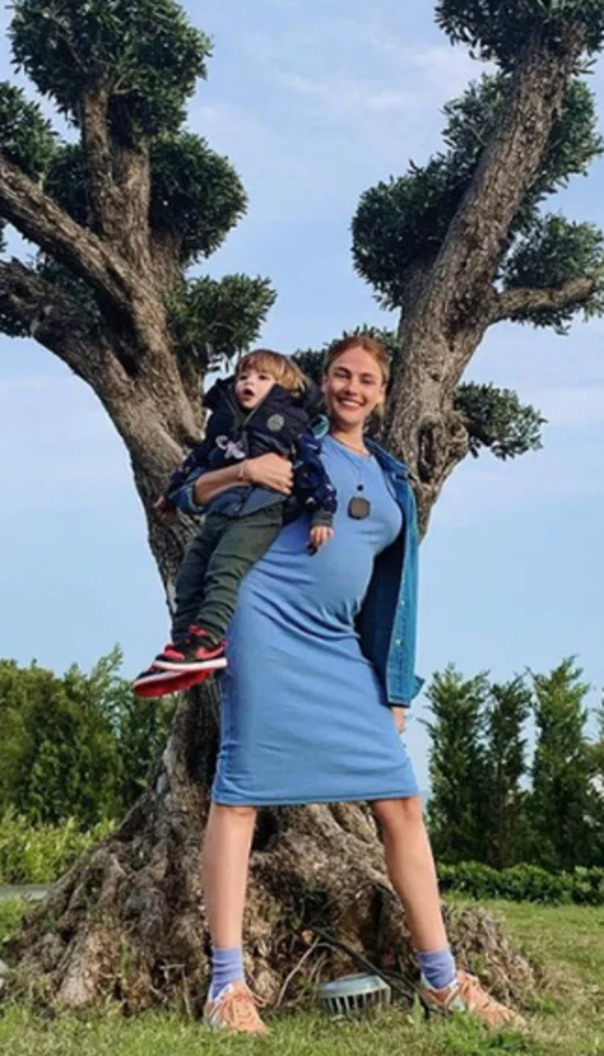 Oyuncu Seda Güven kızı ile pozlarını paylaştı! Açıklaması herkesi güldürdü