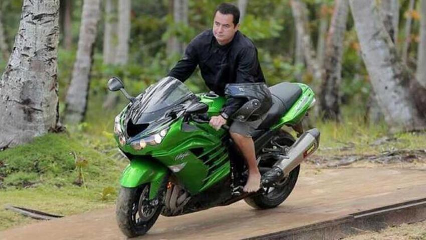 Acun Ilıcalı motorsikletiyle kaza geçirdi! Sağlık durumu nasıl?
