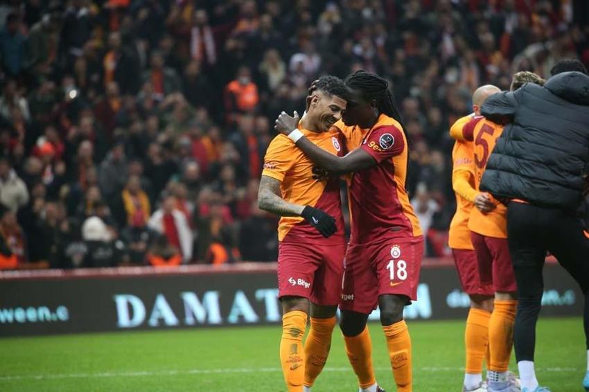 Galatasaray ara transfer çalışmalarına başladı! Patrick van Aanholt'un yerine Milan'ın sol beki geliyor...