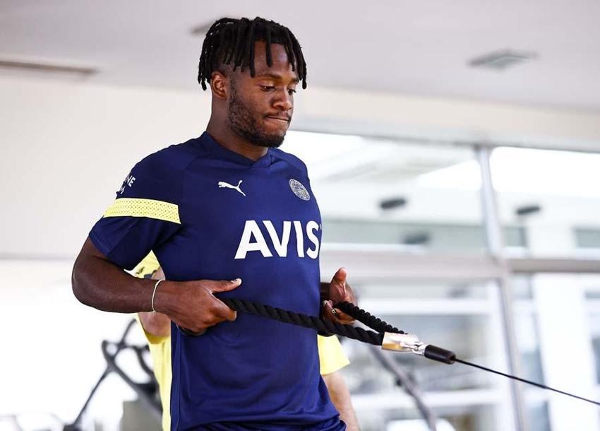 Fenerbahçe'nin yıldız golcüsü Michy Batshuayi sert tepki: Antonio Conte tarafından kandırıldım!