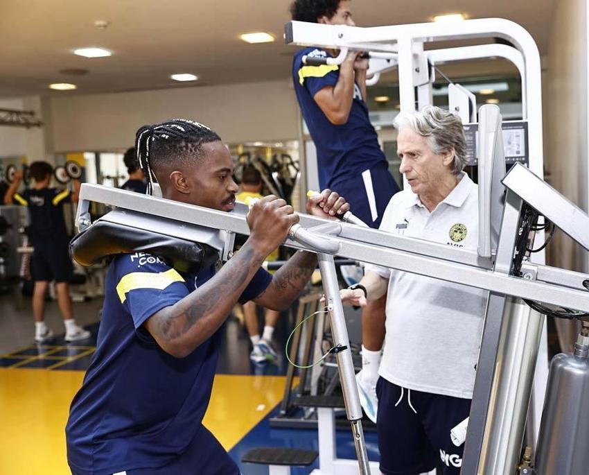 Rekorlar kıran gol makinesi Fenerbahçe'nin Portekizli teknik direktörü Jorge Jesus için bomba iddia! Sezon sonu sözleşmesi bitince...
