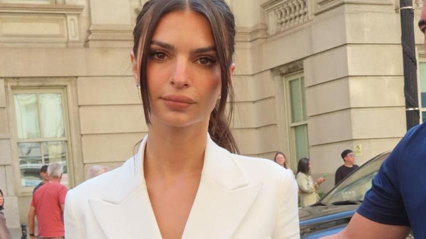 Emily Ratajkowski'den kadınlara destek!