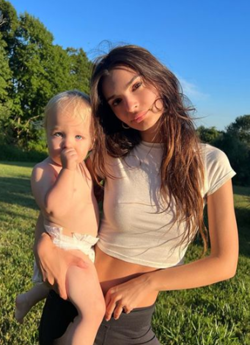Emily Ratajkowski'den kadınlara destek!