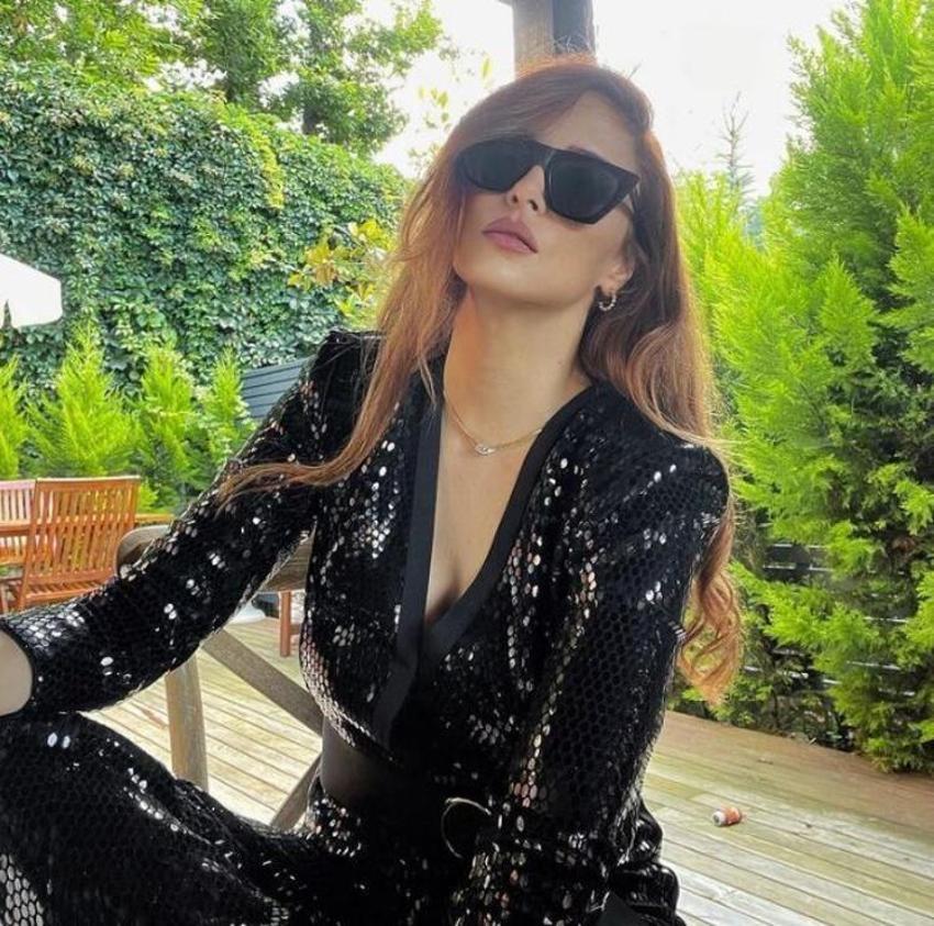 Mine Tugay son paylaşımıyla sosyal medyayı salladı!