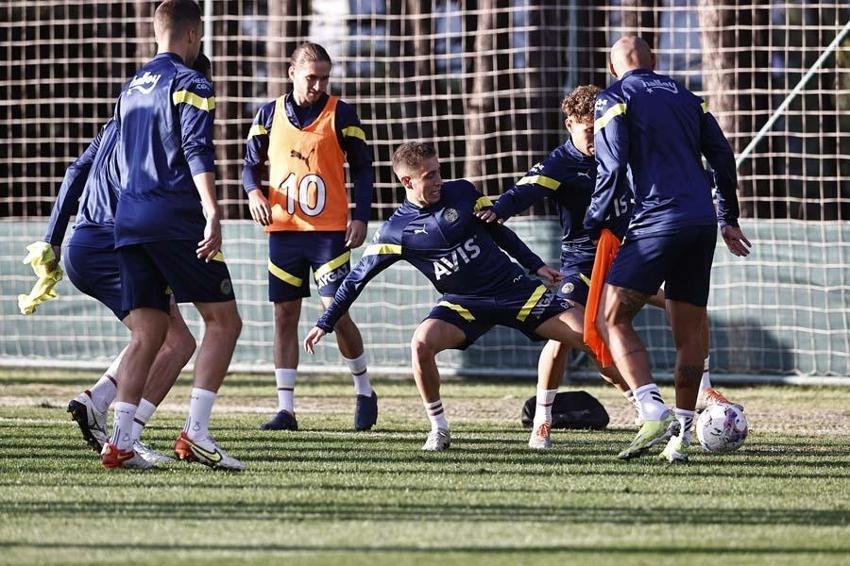 Fenerbahçe'ye Beşiktaş derbisi öncesi bir müjde bir de kötü haber!