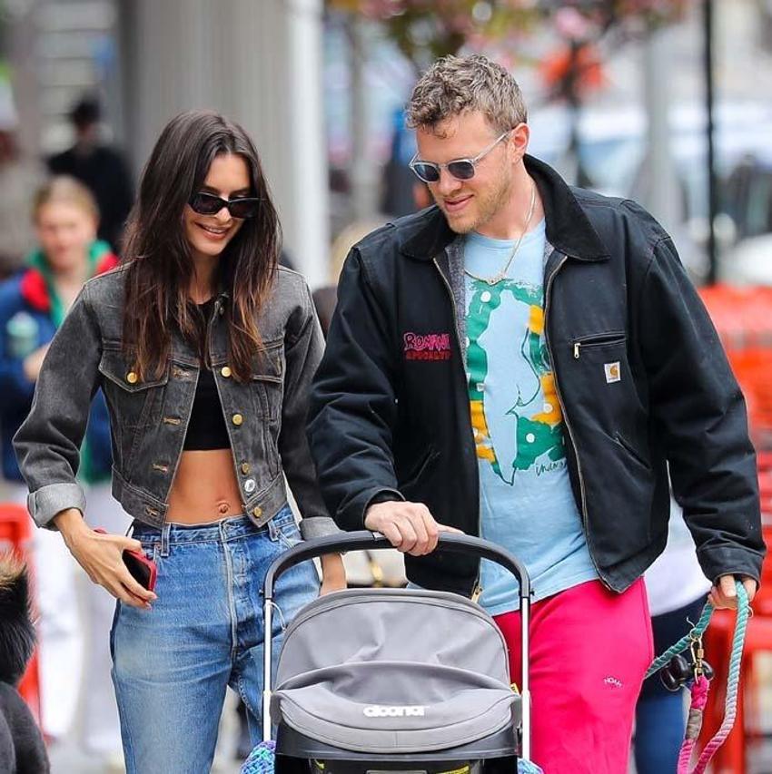 Emily Ratajkowski'nin küvet pozları olay oldu! Sosyal medya ikiye bölündü