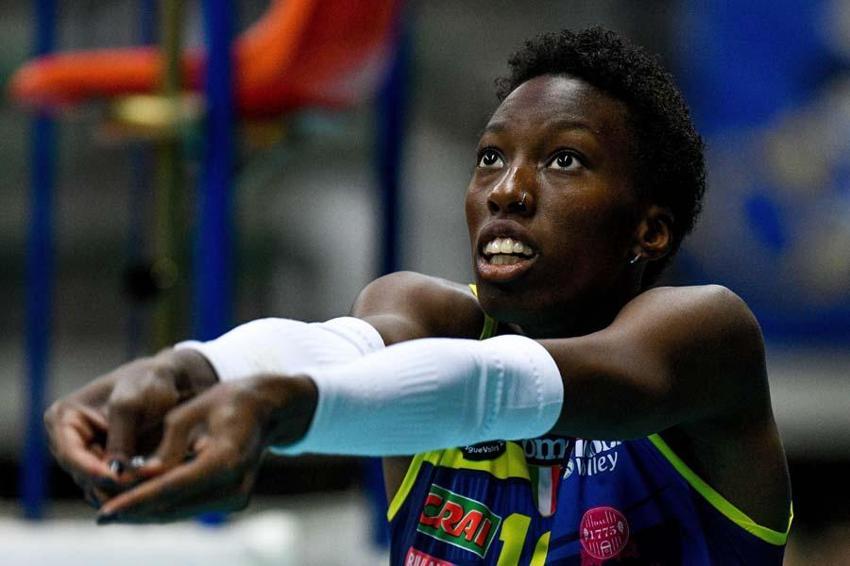 Vakıfbank'ın yıldız pasör çaprazı Paola Egonu'ya ırkçılık şoku! Canlı yayında skandal...