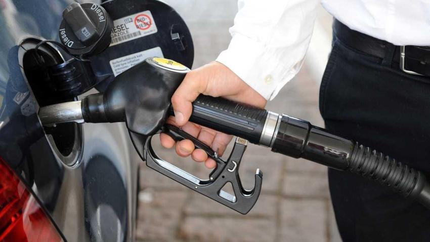 Akaryakıt fiyatlarında yeni gelişme! Benzin ve motorinde dev indirim bekleniyor