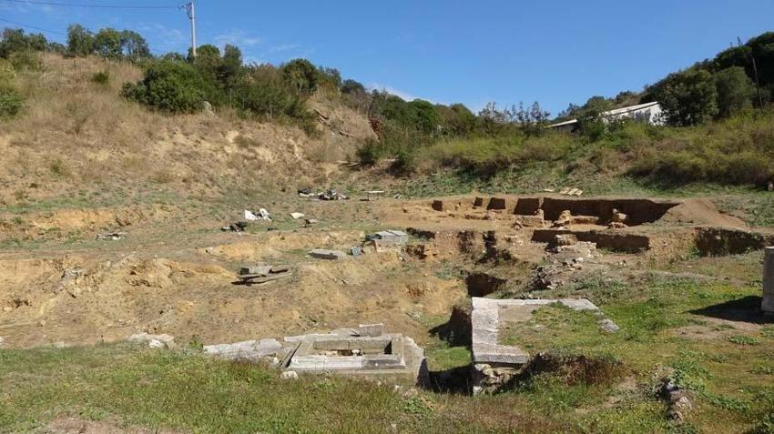 Parion Antik Kenti'nde tarihi keşif! Ölülerin ağzında ya da ellerinin kenarında bulundu...