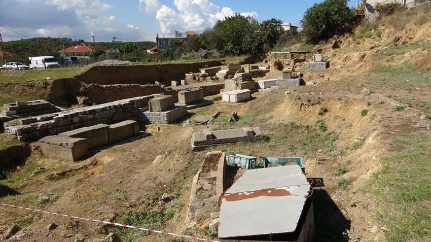 Parion Antik Kenti'nde tarihi keşif! Ölülerin ağzında ya da ellerinin kenarında bulundu...
