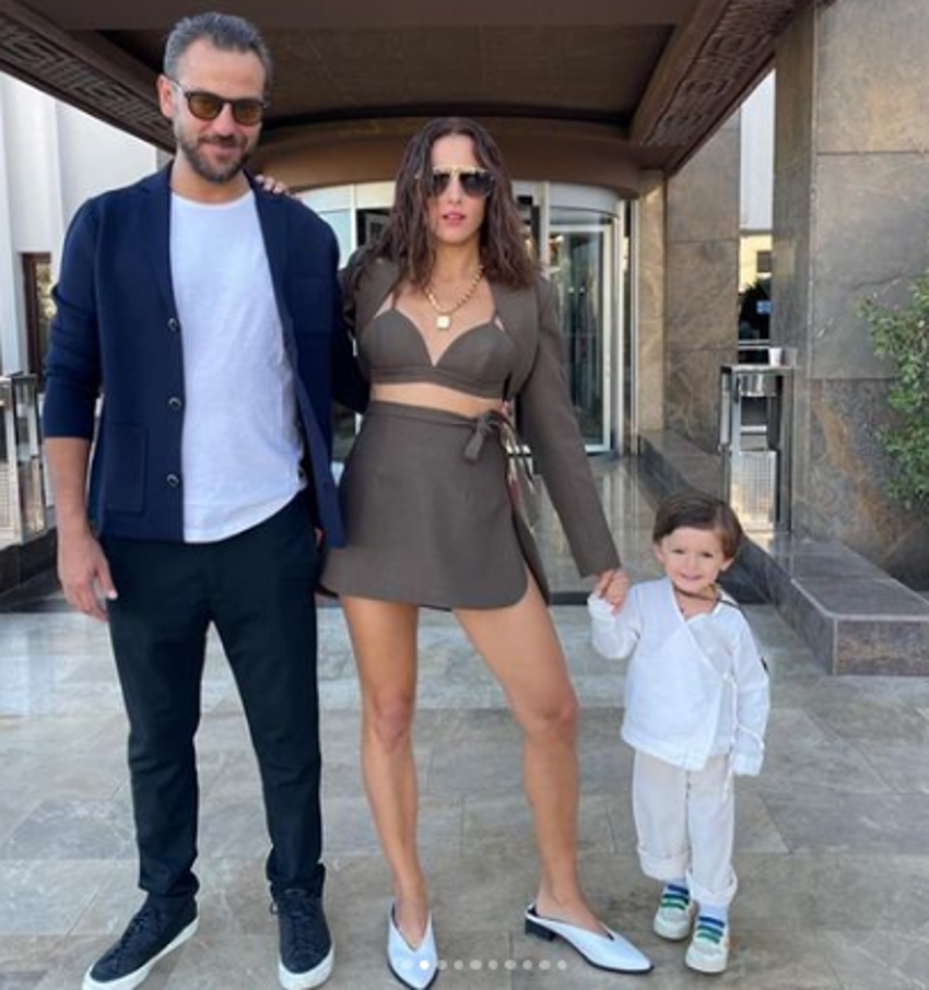Cansu Tosun'dan eşi ve oğluyla poz!