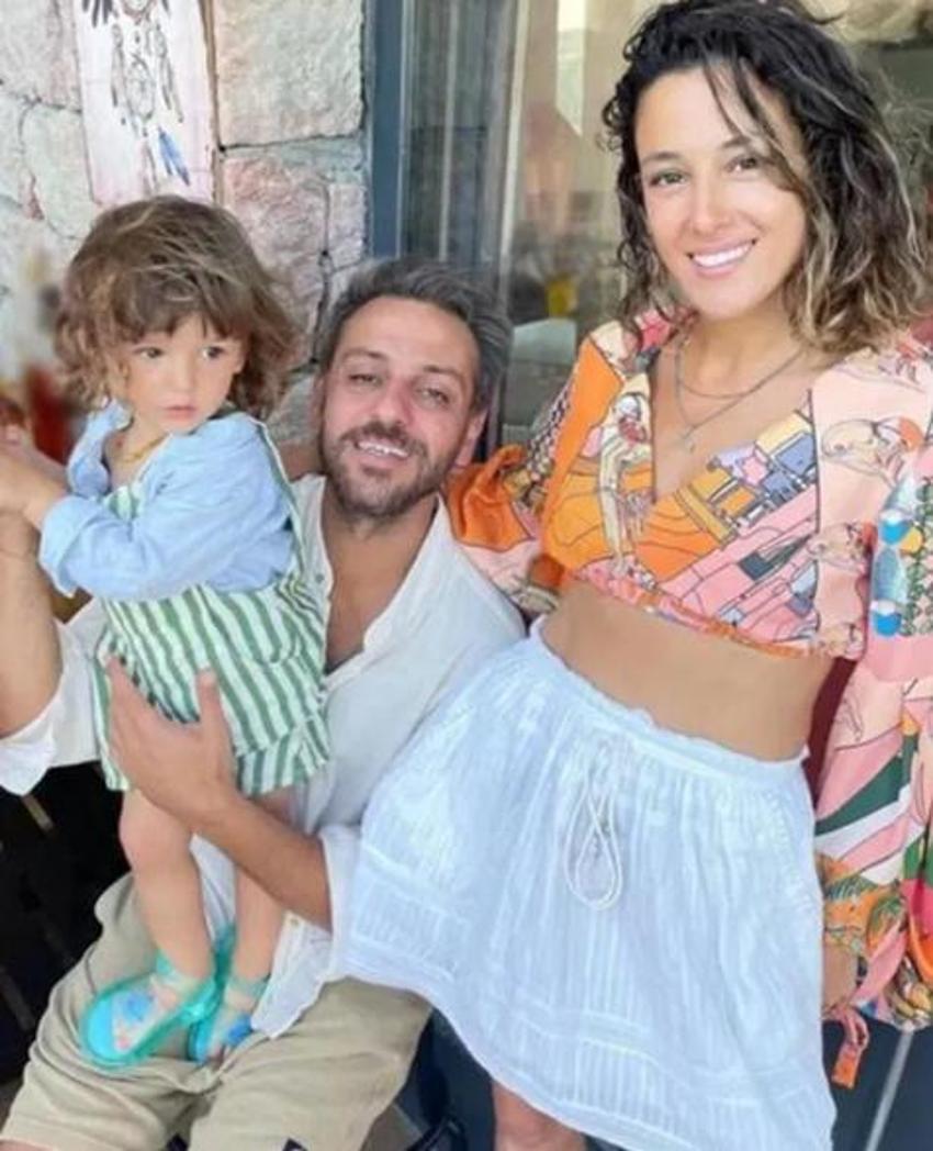 Cansu Tosun'dan eşi ve oğluyla poz!