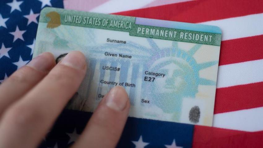 Green Card fotoğraf ölçüleri (boyutu) ayarlama | Green Card fotoğrafı nasıl olmalı (çekilir)? Green Card fotoğrafı sakallı ve makyajlı olur mu, telefonla çekilir mi? 