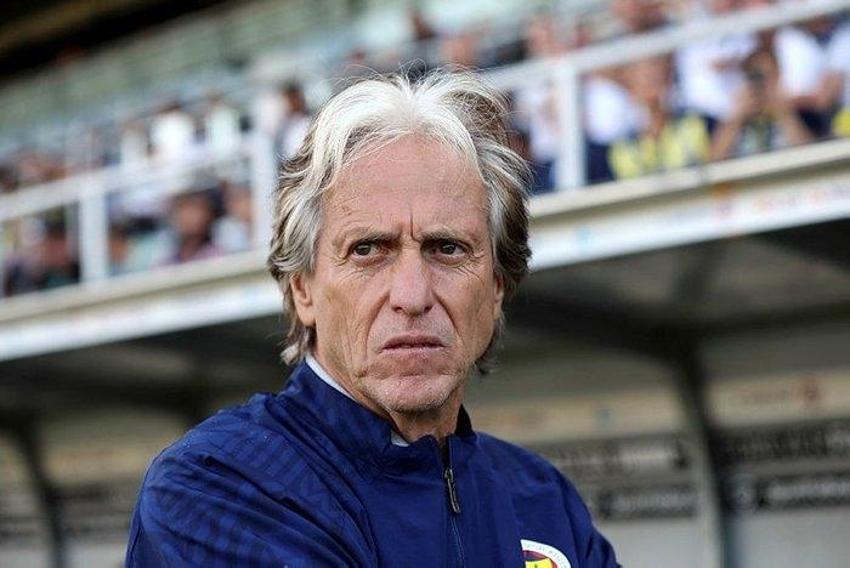 Derbi öncesi Jorge Jesus'a şok haber! Yıldız futbolcu kadrodan çıkarıldı