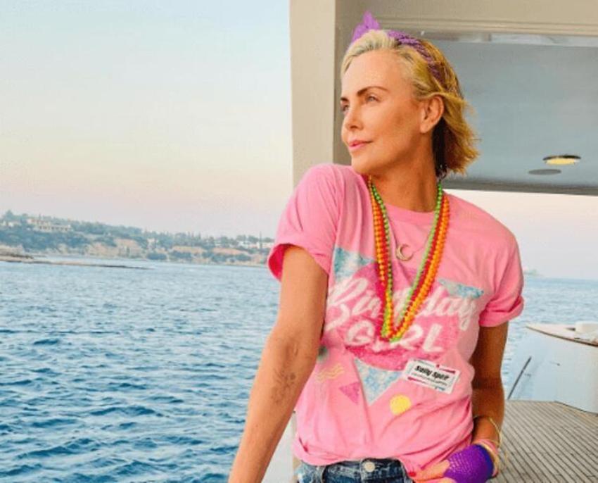 Charlize Theron: Yönetmenler ne giyeceğime karışıyorlardı