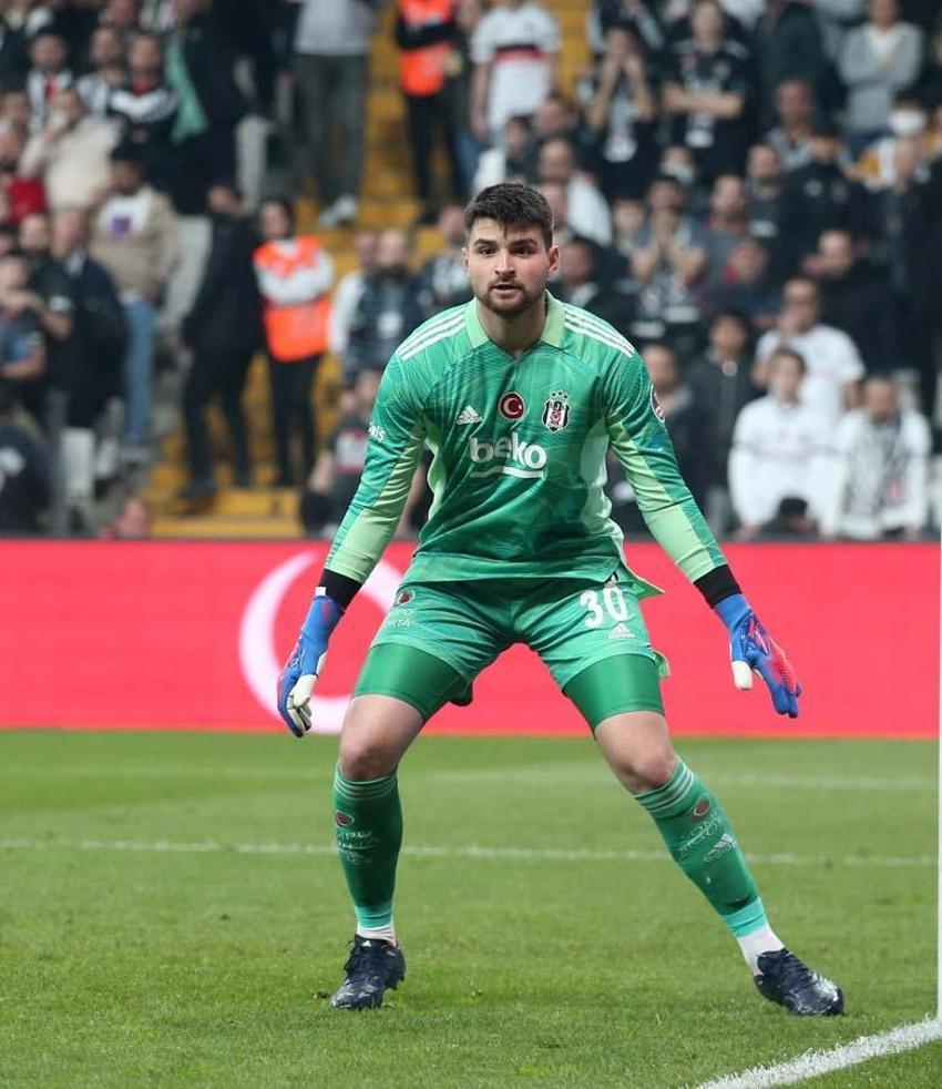 Beşiktaş - Fenerbahçe derbisinde kadrolar belli oluyor! Jorge Jesus 5 isimle özel görüştü Valerien İsmael'in ilk 11’i belli oldu...