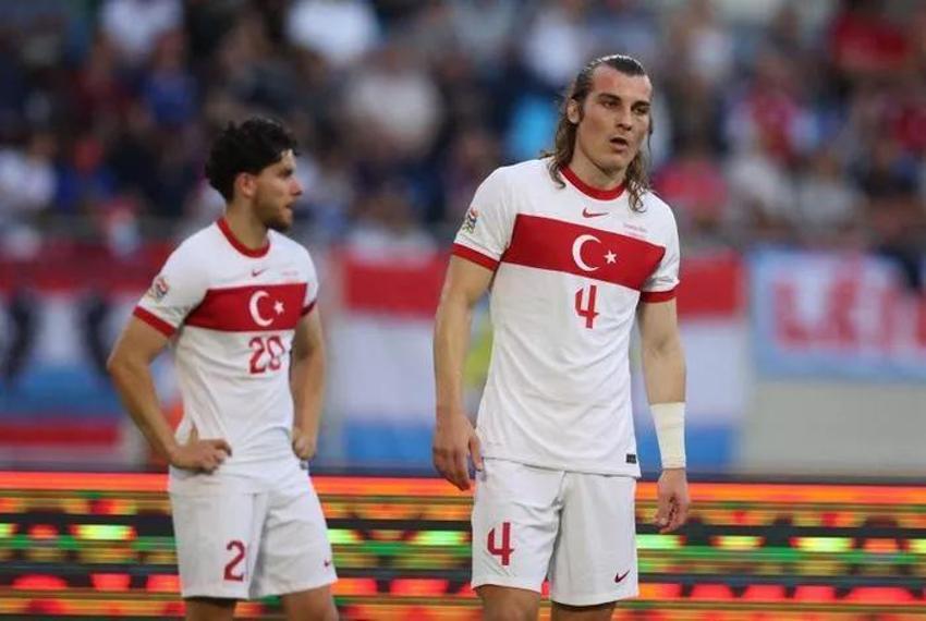 Leicester City'de forma giyen Çağlar Söyüncü'nün yeni adresi belli oldu! İşte yeni takımı...