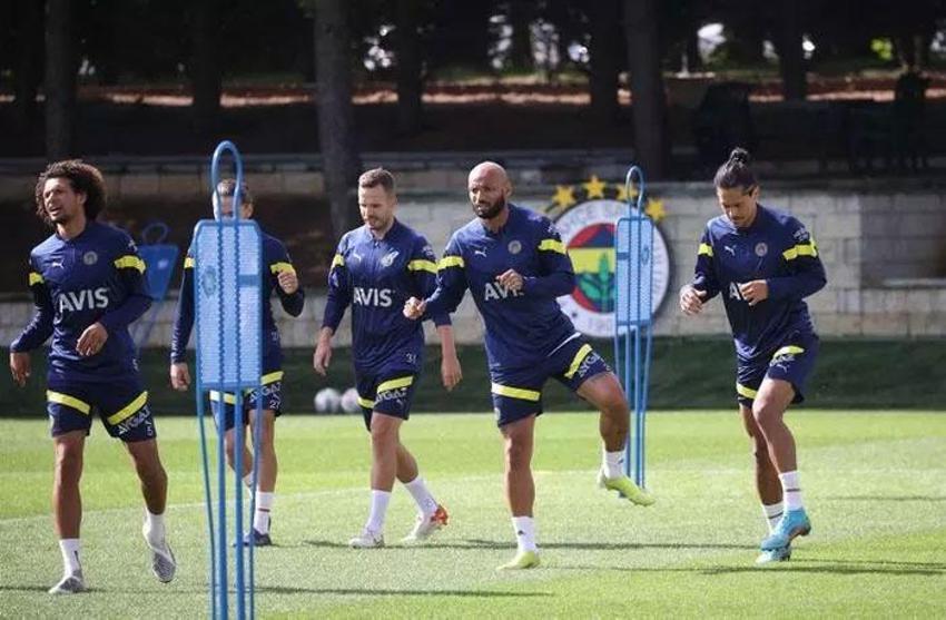 Fenerbahçe'de peş peşe ayrılıklar! Yeni takımı netleşti...