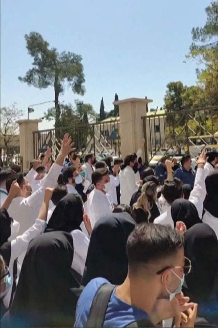 İran’da Sistan ve Belucistan eyaleti karıştı! Karakola saldırı girişimi...