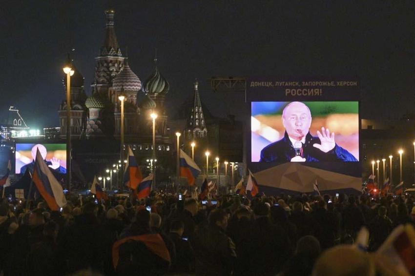 Vladimir Putin Kızıl Meydan'da konuştu: Rusya daha güçlü hale geldi 
