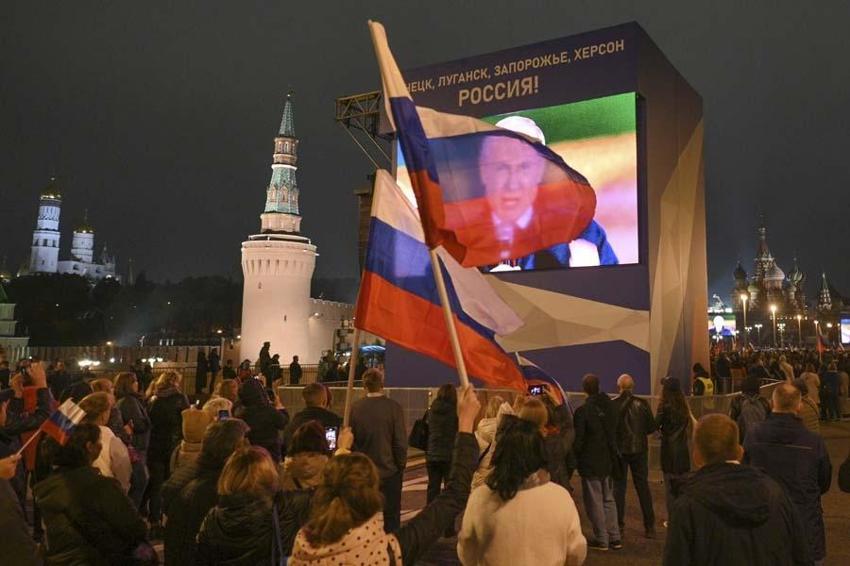 Vladimir Putin Kızıl Meydan'da konuştu: Rusya daha güçlü hale geldi 