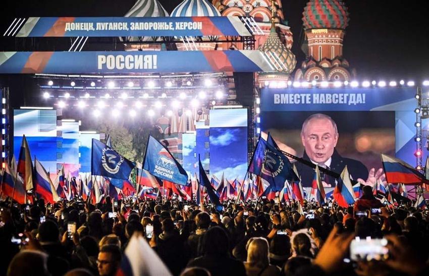 Vladimir Putin Kızıl Meydan'da konuştu: Rusya daha güçlü hale geldi 